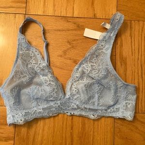 GAP lacy bralette with clasp